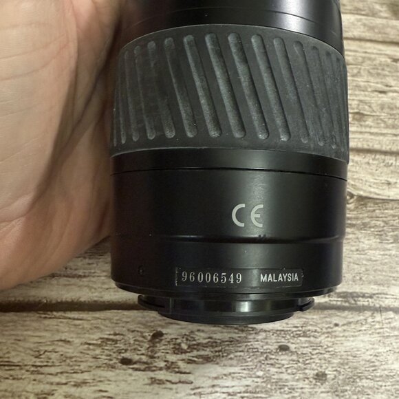 Minolta AF 70-210 Zoom Lens 1:4.5-5.6, 49, Great, 1 Lens Cap Front - Picture 11 of 11